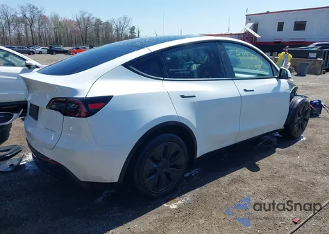 2024 Tesla Model Y Long Range Dual Motor All-Wheel Drive из США, поврежденный, VIN 7SAYGAEEXRF208493